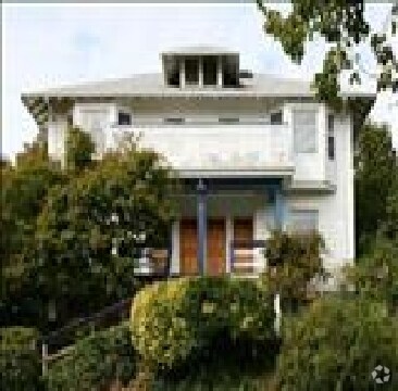 Building Photo - 1827 3rd Ave W