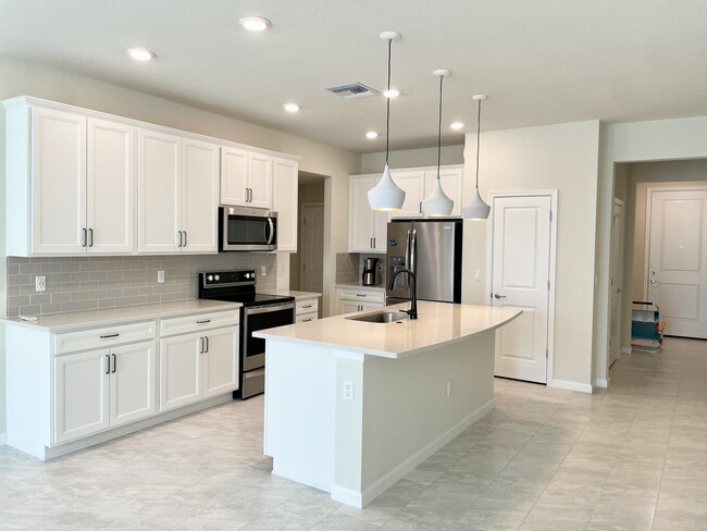 Building Photo - 1818 SE Ocean Cove Way