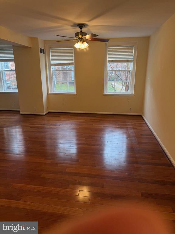 Foto del edificio - 3930 Langley Ct NW