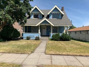 Building Photo - 808 W Augusta Ave