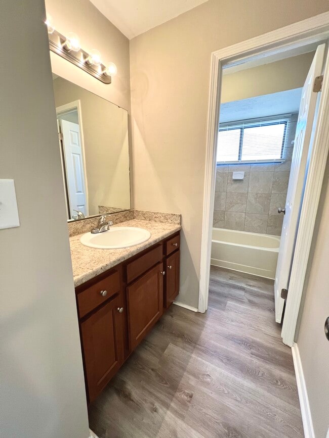 Building Photo - 2262 Ironstone Dr W