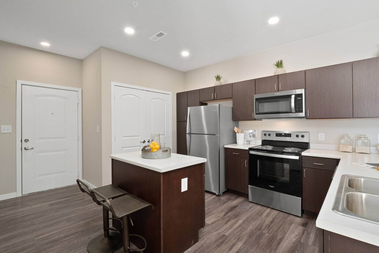 Aventura at Hawk Ridge Apartments at 6800 Lake Saint Louis Blvd Lake