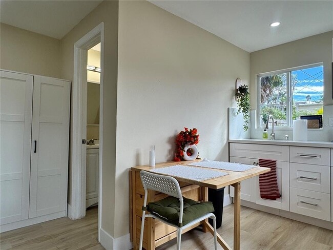 Foto del edificio - 4135 Des Moines St NE