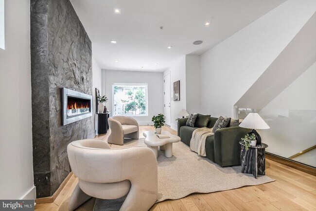 Foto del edificio - 2515 Ontario Rd NW