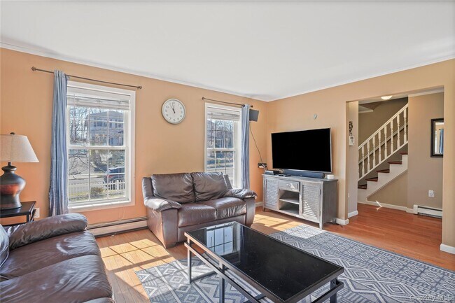 Building Photo - 102 Clinton St