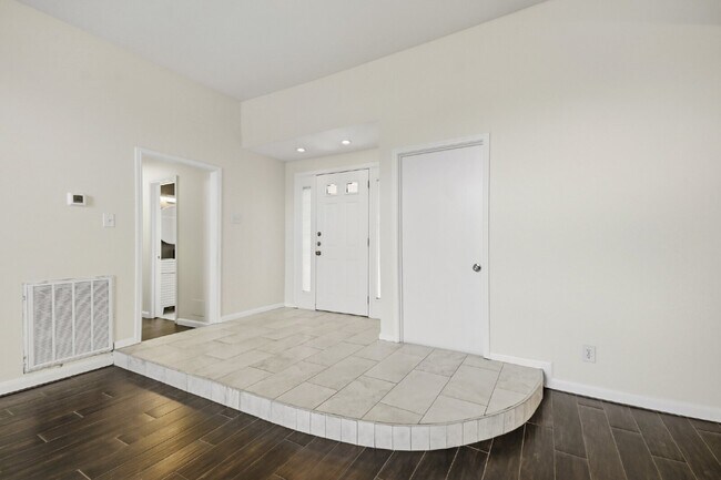Foto del edificio - 830 Seacliff Dr