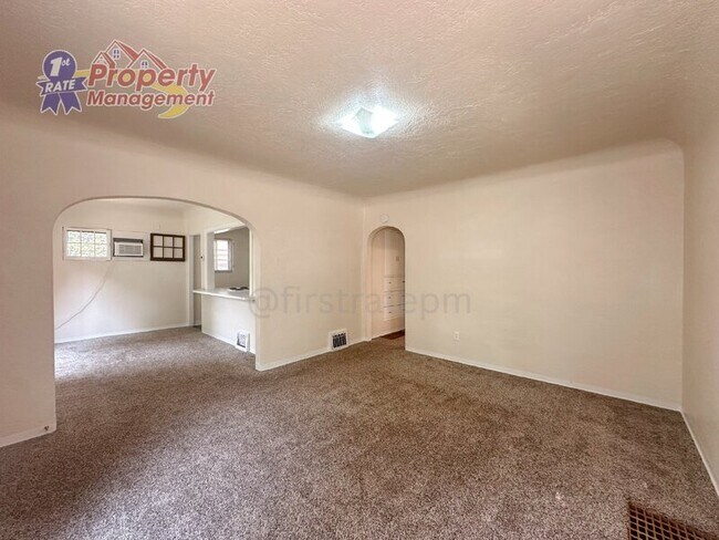 Building Photo - 1102 N 7th St