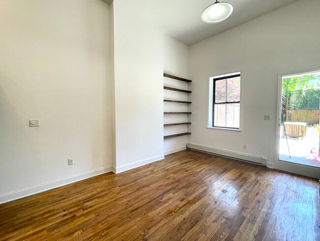 Building Photo - 224 Sackett St