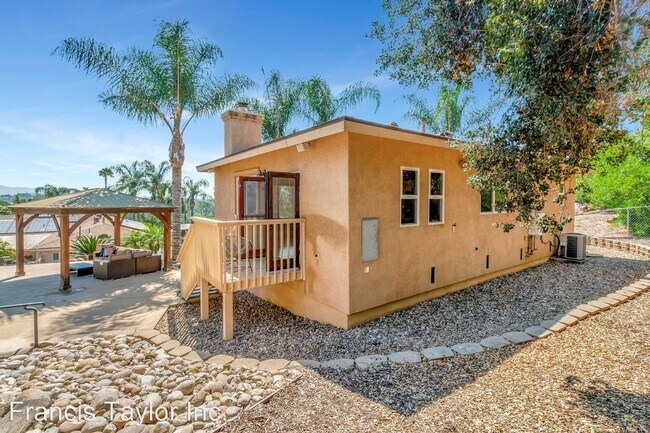 Foto del edificio - 1 br, 1 bath House - 1145 Rising Hill Way