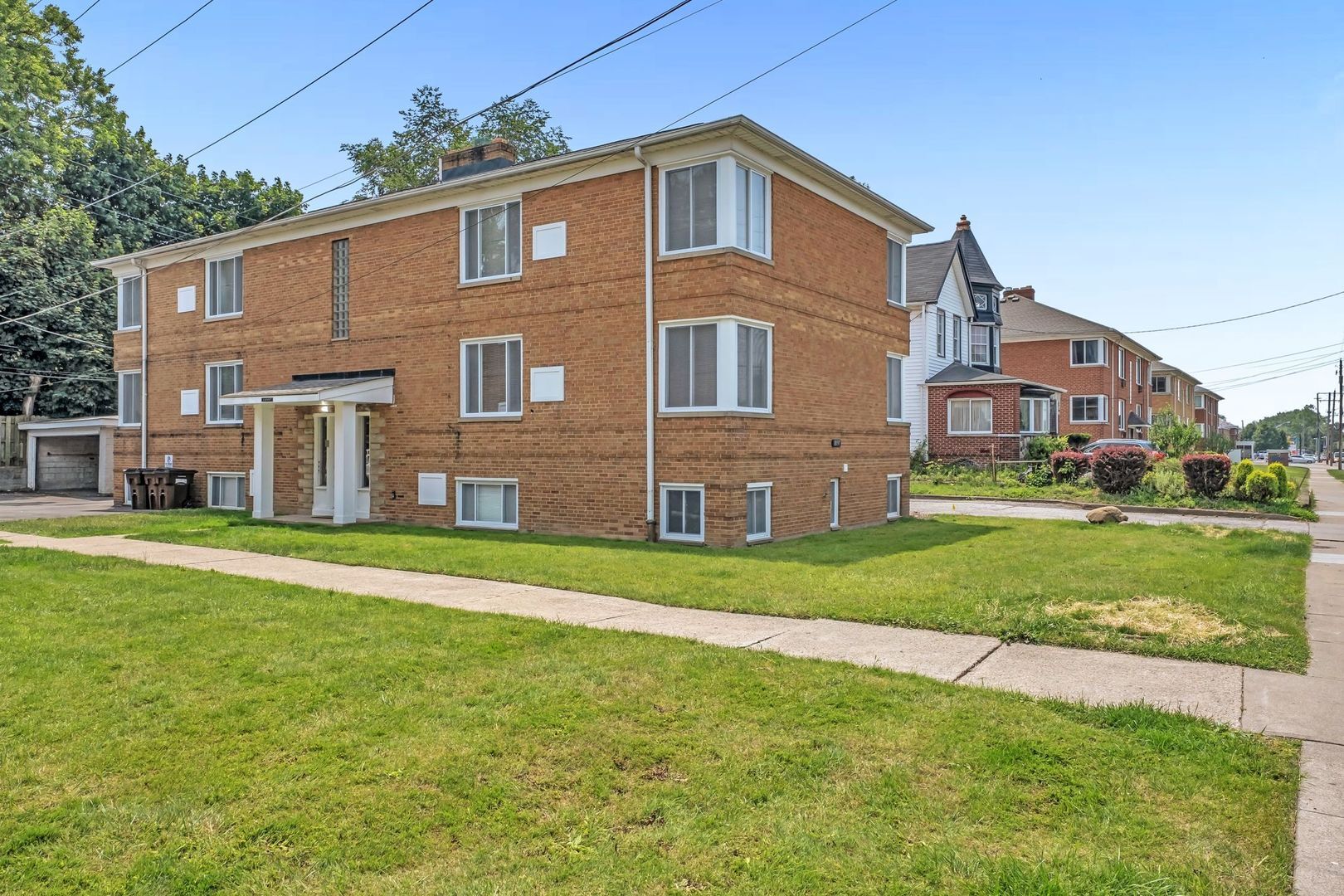 18997 Hilliard Blvd Rocky River, OH 44116 – photo 2