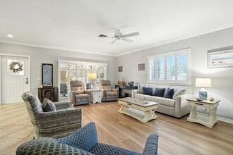 Building Photo - 27581 Hacienda E Blvd