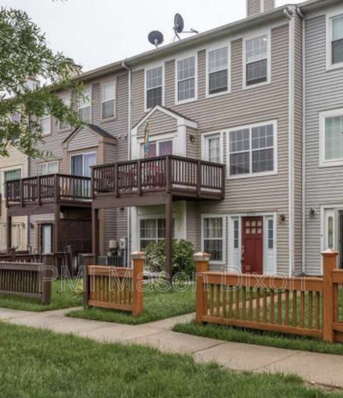 Foto del edificio - 8024 Chapel Cove Dr