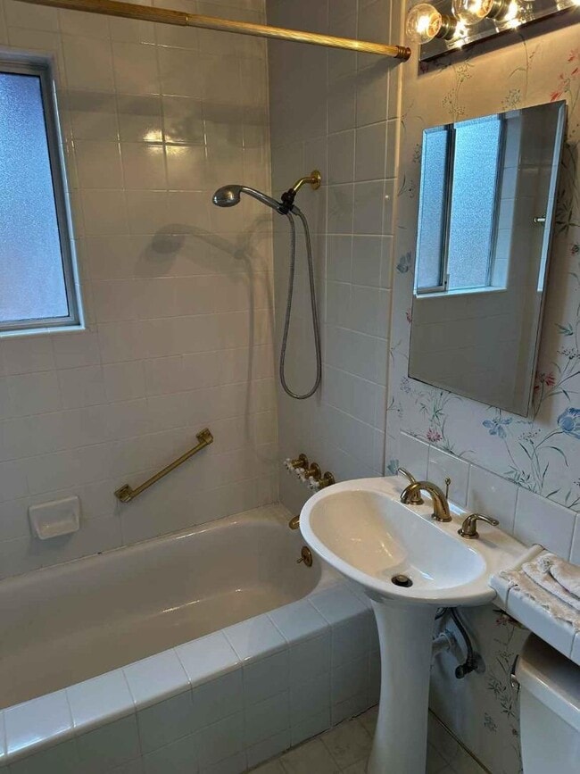 Foto del edificio - 2797 Massachusetts Ave