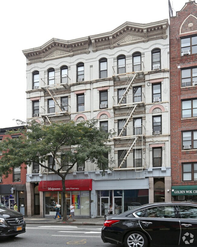 Building Photo - 207 8th Ave