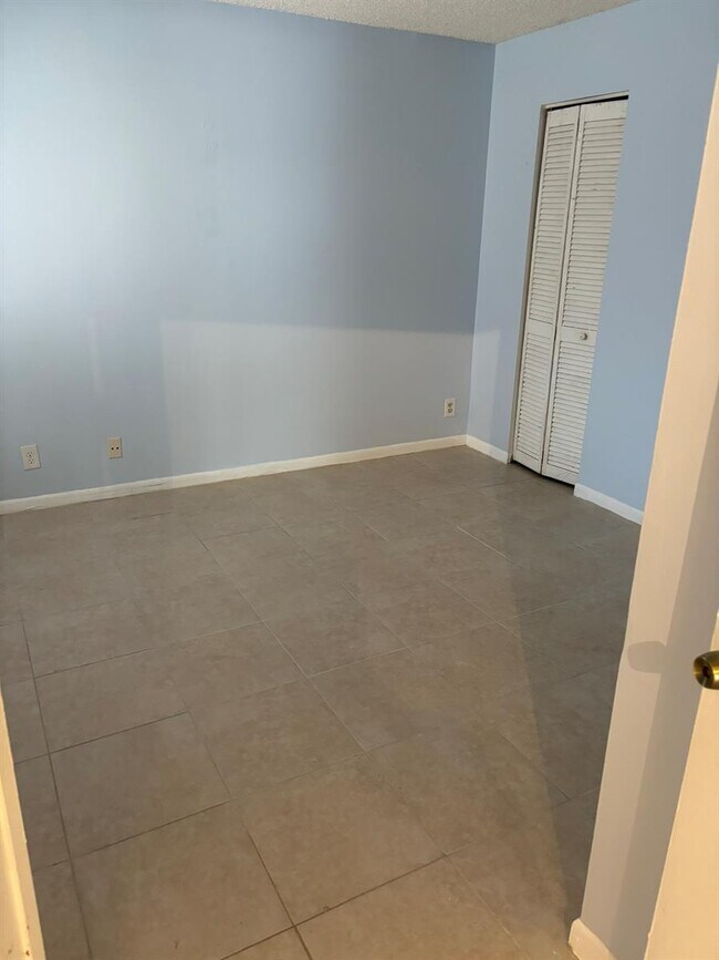 Foto del edificio - 9833 Westview Dr