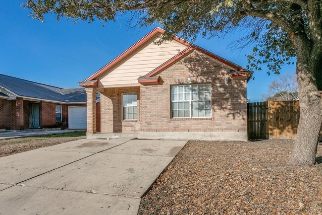 Building Photo - 3-BEDROOM HOME IN HIGHLAND FARMS