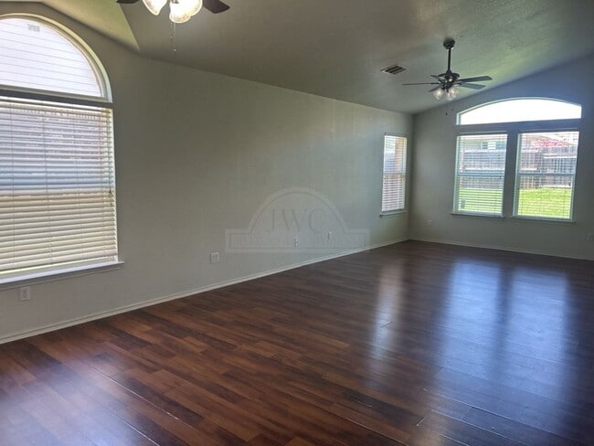 Building Photo - 6109 Malachi Ln