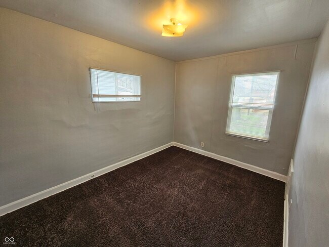 Foto del edificio - 2020 E Adams St