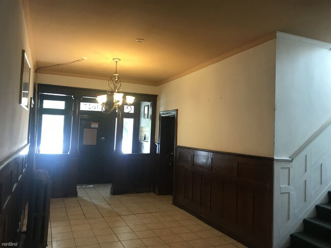 Foto del edificio - 1627 N Talbott St