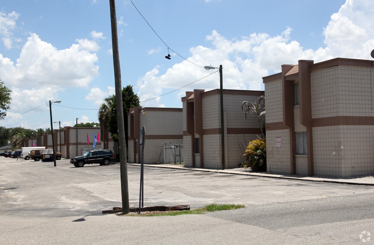 Regency Manor Apartaments - Regency Manor Apartments