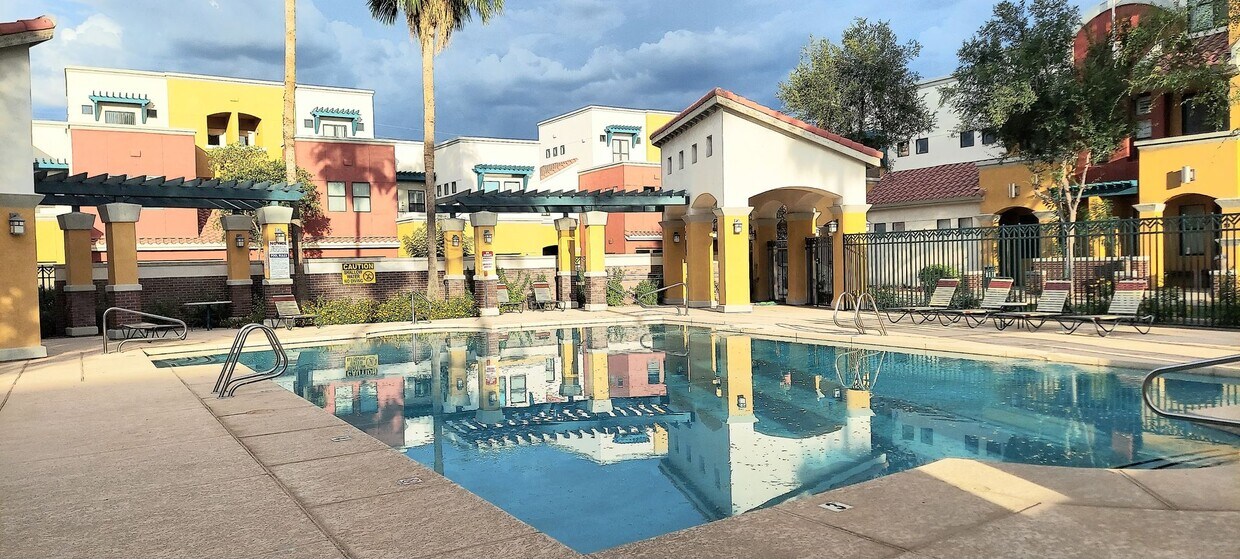 Foto principal - Short term available!! Great location! Dow...