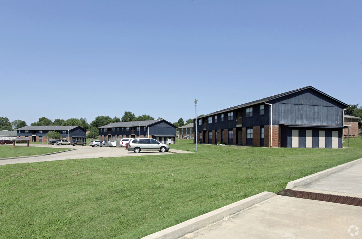 Building Photo - The Landings Apartments