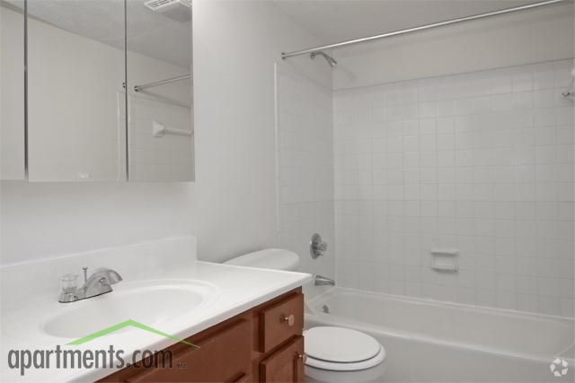Baño - Kings View Apartments