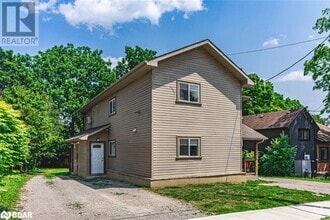 Building Photo - 266 Canice St
