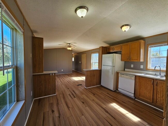 Building Photo - 56 Noble Ln
