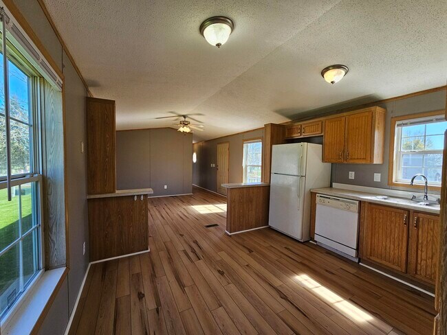 Foto del edificio - 56 Noble Ln