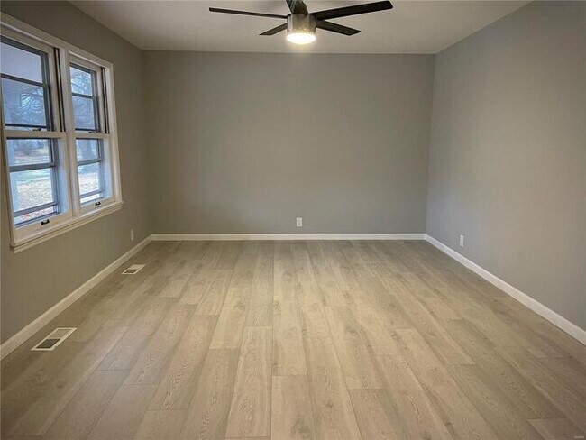 Building Photo - Fantastic 3bd/2ba home! Let yourself in!