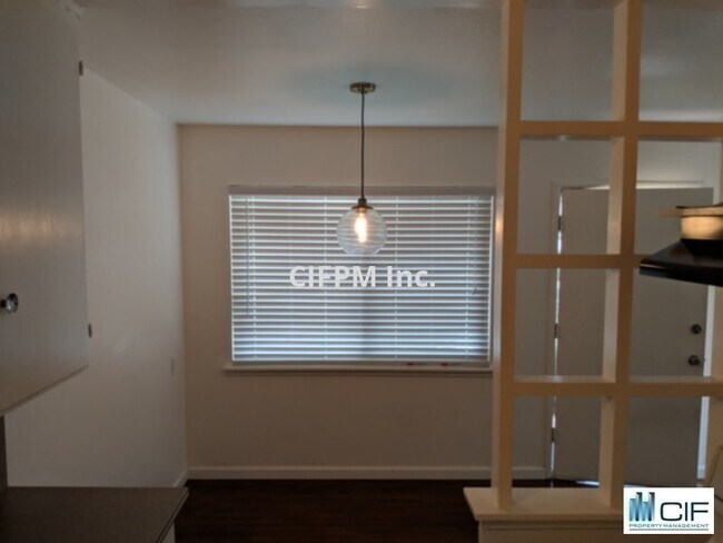 Foto del edificio - 2042 Lynnhaven Dr