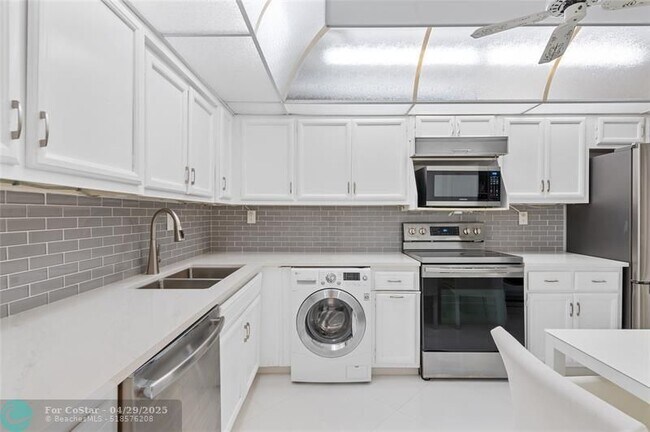 Building Photo - 3850 Galt Ocean Dr
