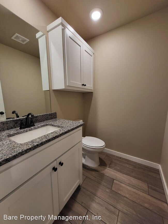 Building Photo - 3 br, 2.5 bath House - 2305 Kimball Dr