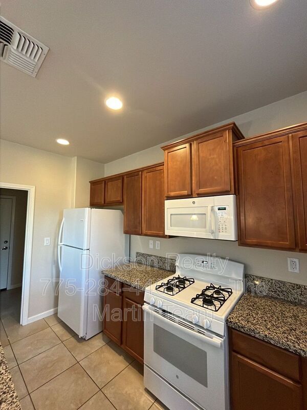 Building Photo - 7136 Cinder Village Dr