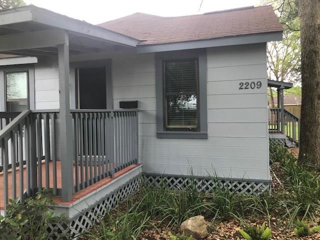 Primary Photo - 2209 N Houston Ave
