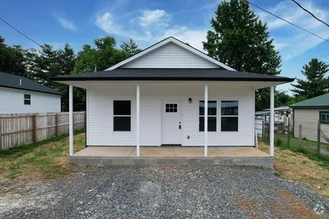 Building Photo - 2015 Blythe Ave SE