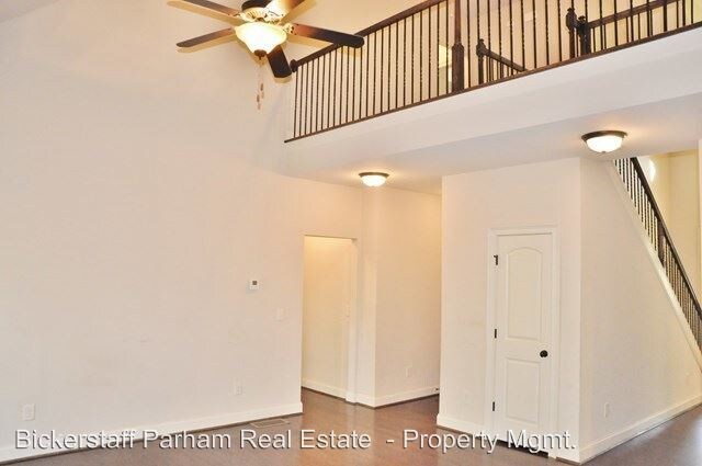 Foto del edificio - 4 br, 3.5 bath House - 472 Laurel Ridge Lane