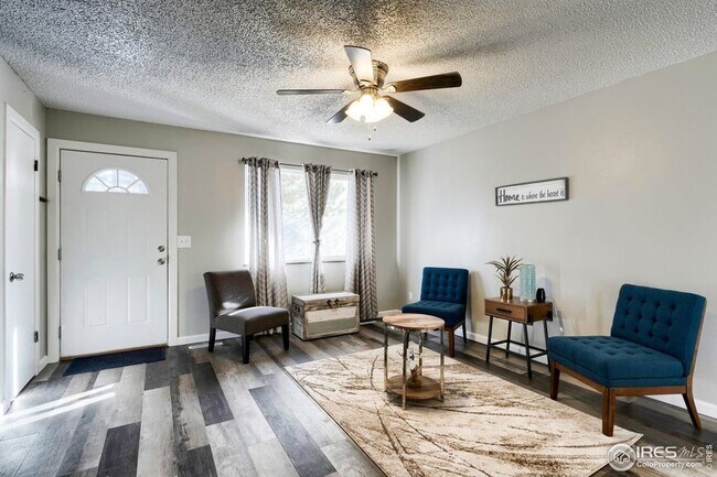 Sala de estar compartida - 2133 Wedgewood Ct
