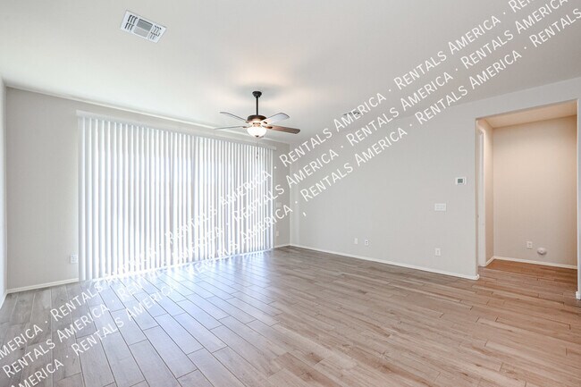 Foto del edificio - 18164 N Bell Pointe Blvd