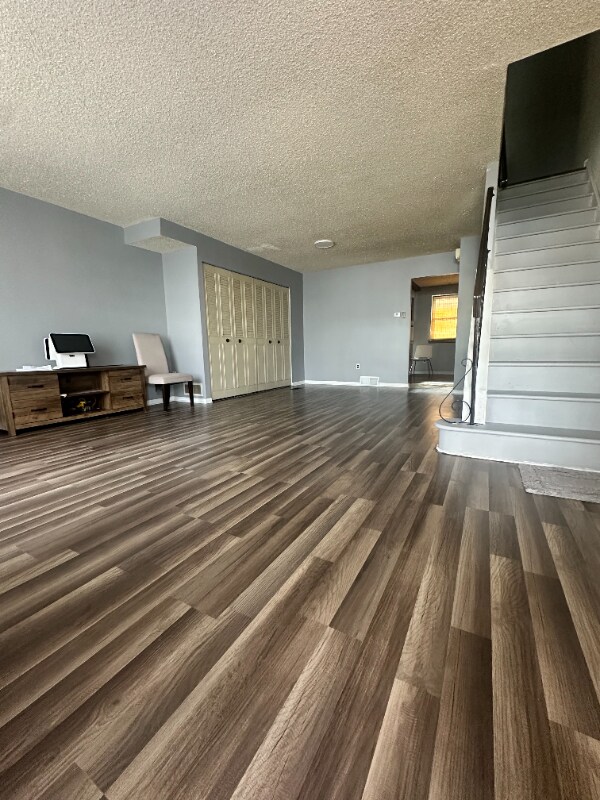 Foto del edificio - 8034 Chelwynde Ave