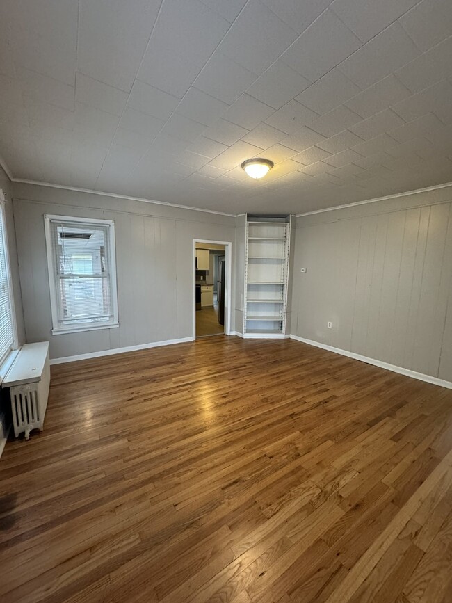 Building Photo - Newly updated 4 Bed, 1 Bath in Mechanicville!