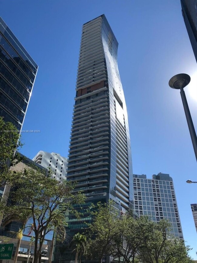 Building Photo - 1451 Brickell Ave