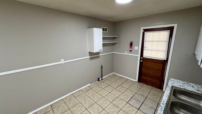Building Photo - 3056 Arrendale St