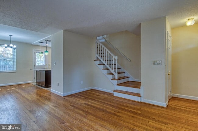 Building Photo - 4638 30th Rd S
