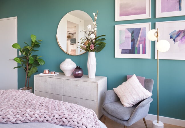 Interior Photo - VYV