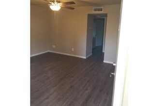 Building Photo - 15027 Quail Ridge Rd