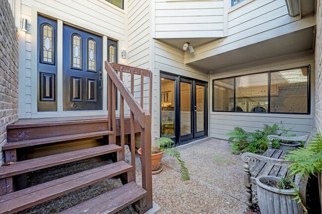 Building Photo - 12625 Memorial Dr