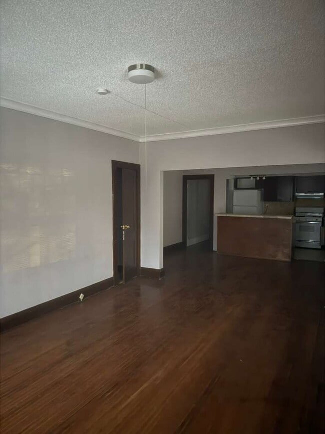 Foto del edificio - 3233 Chicago Ave