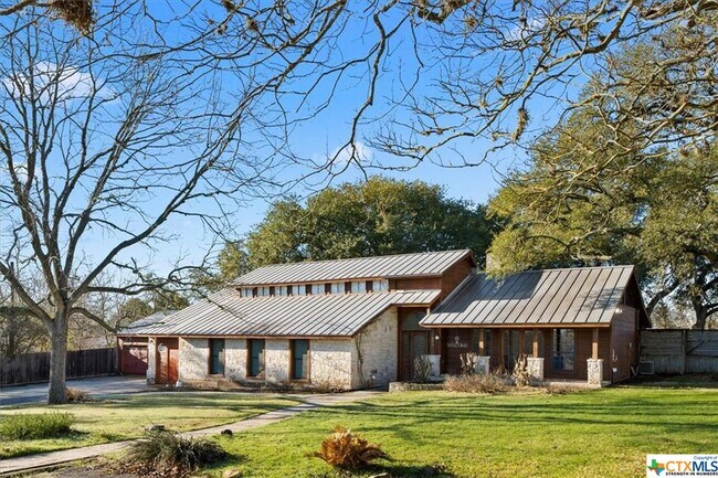 Foto del edificio - 1507 Ranch Rd 12